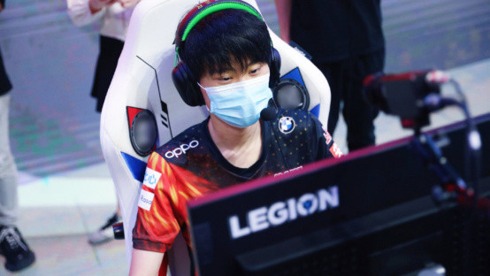 的八年坚持 的八年坚持